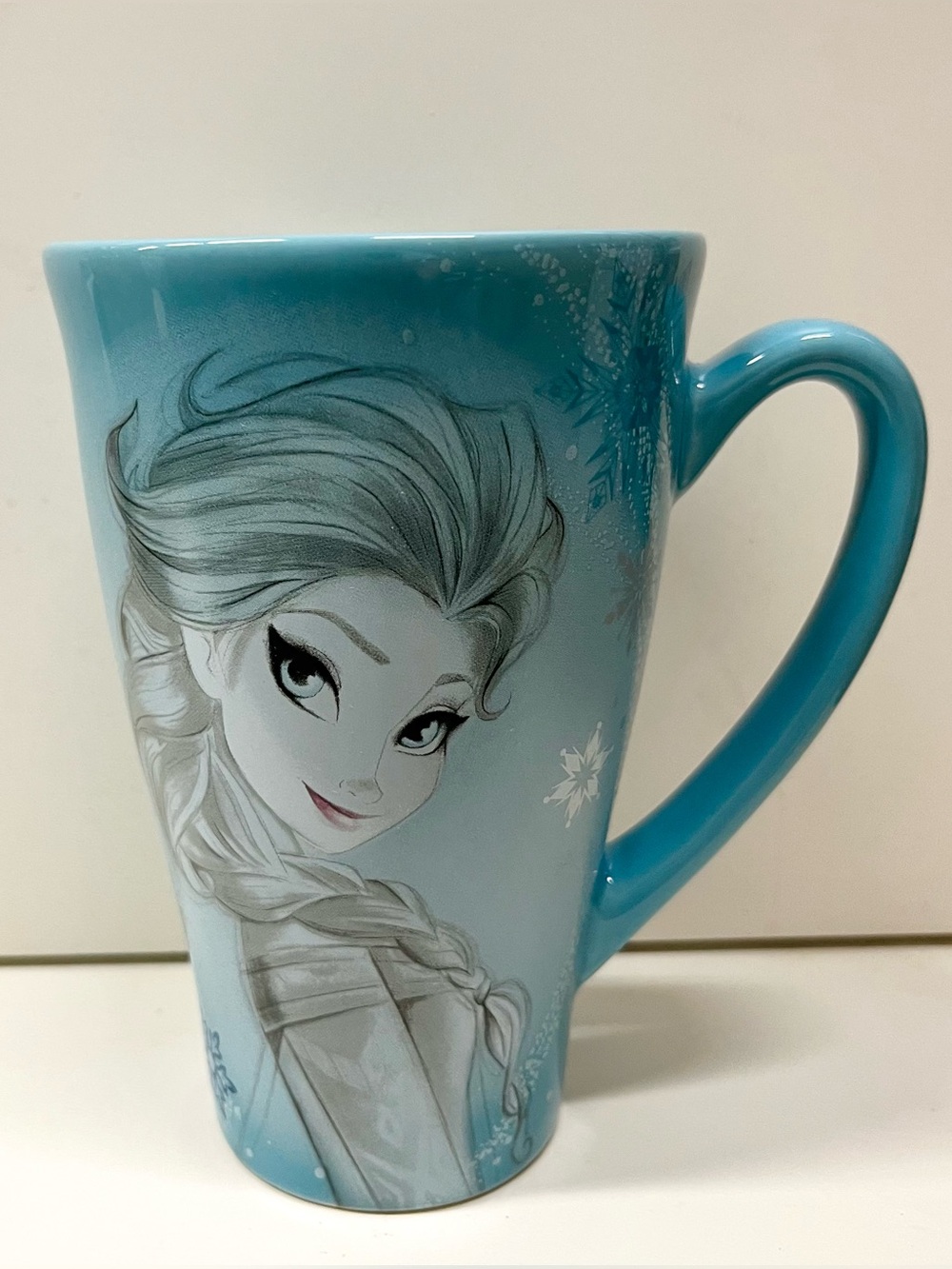 DISNEY STORE Frozen Silhouette Art of Elsa sketch mug NWT